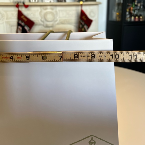 Authentic Van Cleefs and Arpels empty shopping bag - Picture 4 of 6